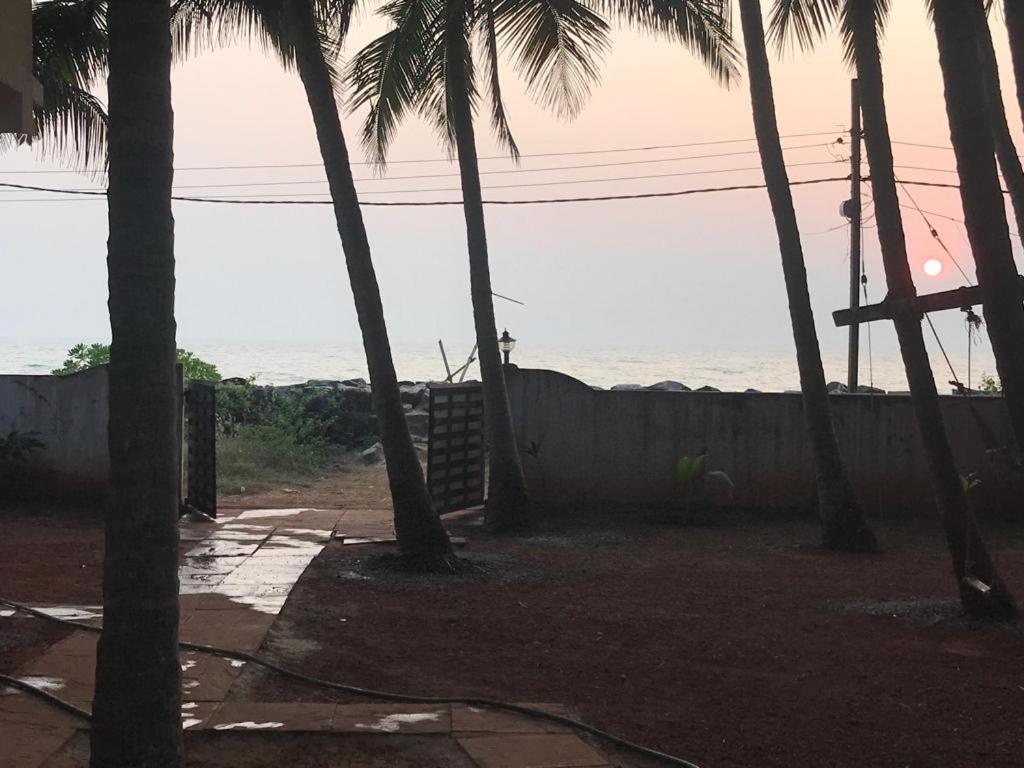 Kizhunna Rock Beach House Kannur Extérieur photo